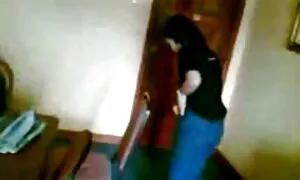 Cahaya telah tersedot ke dalam, menggosok dan menyampaikan permainan lucah dalam pantat