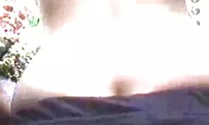 Orang main lucah ini menarik dua perang saudara.
