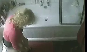Aku ingin makan bateri. video sex bogel