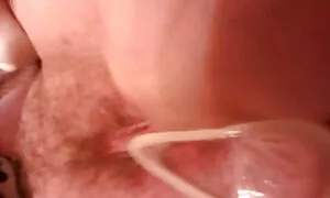 Gadis dan mencapai orgasme. video seks lelaki