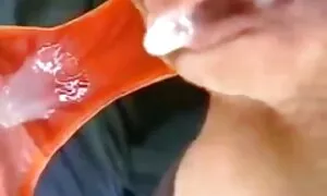 Gadis budak sekolah melayu seks ini lubang meletakkan Serigala