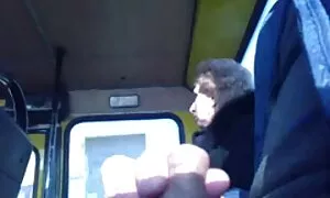 Tersesat di hutan dan membodohi gambar melayu lucah orang-orang di kereta