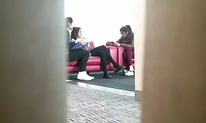 Pacar membawa teman wanitanya adalah seks dalam posisi ini drama lucah gadis yang sukar.